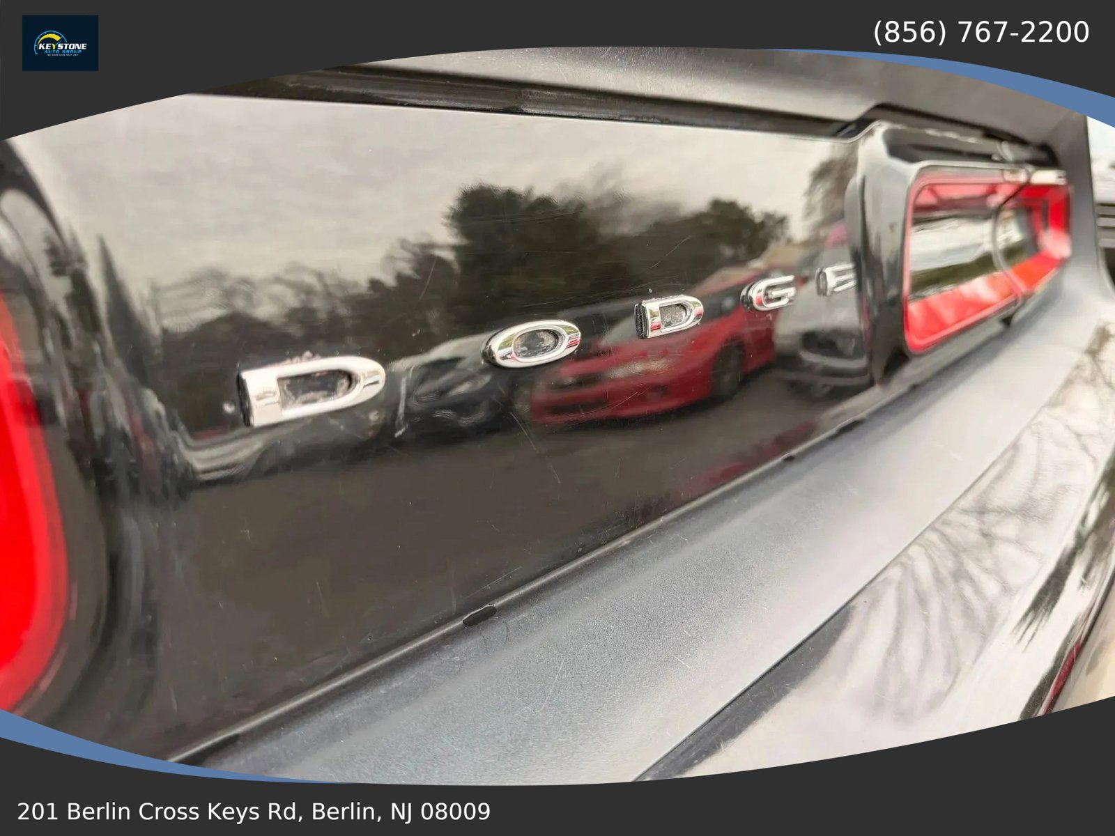 Used 2015 Dodge Challenger SXT RWD image 13