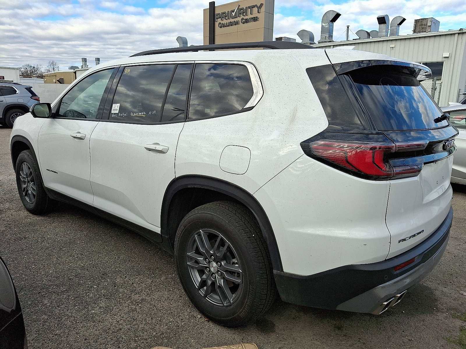 Used 2025 GMC Acadia Elevation image 4