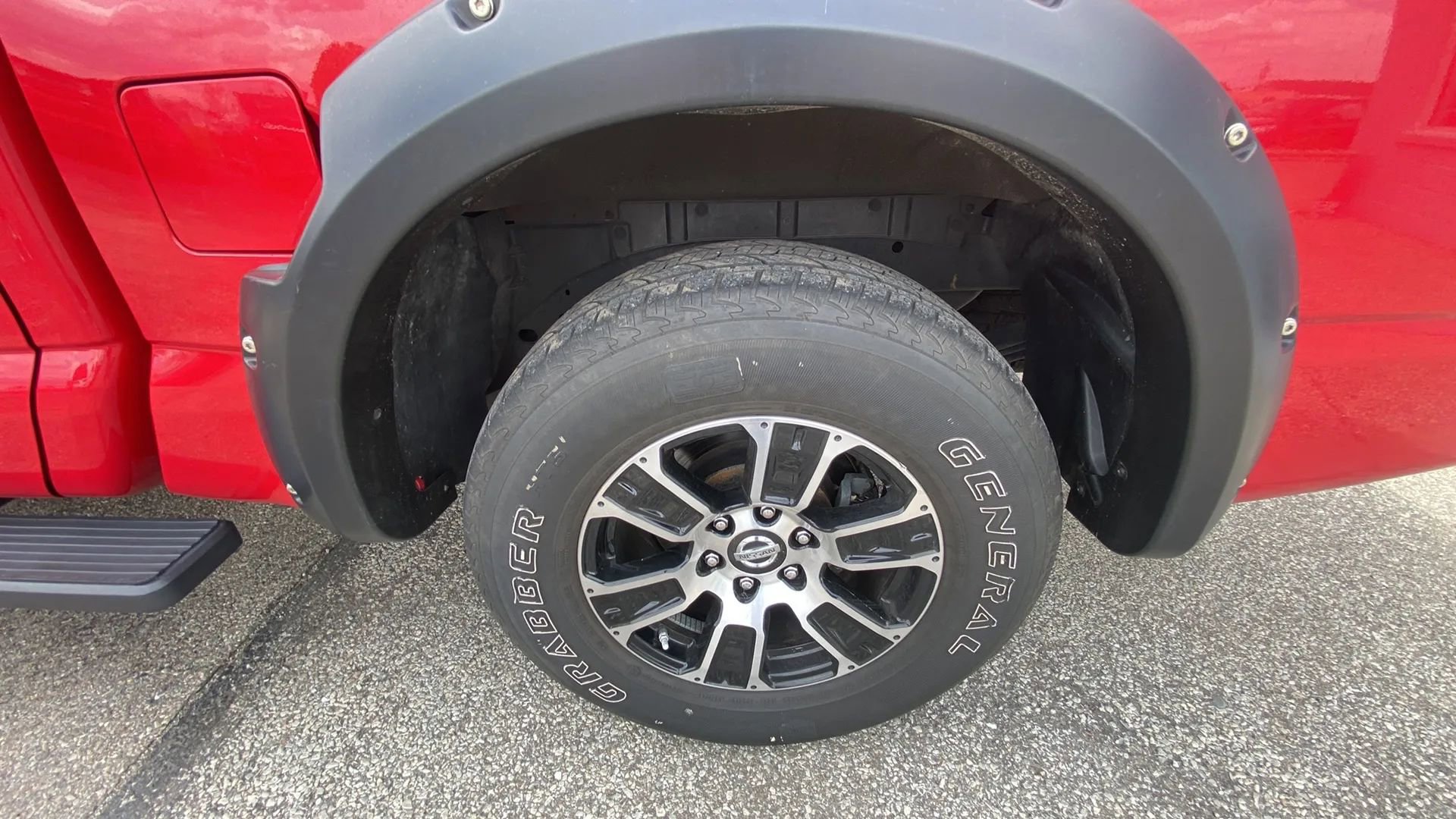 Used 2022 Nissan Titan SV AWD/4WD image 18