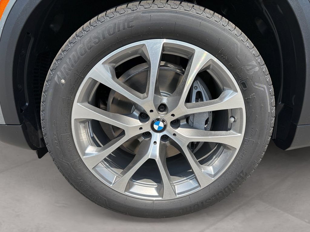 New 2026 BMW X5 xDrive40i w/ Premium Package AWD/4WD image 14