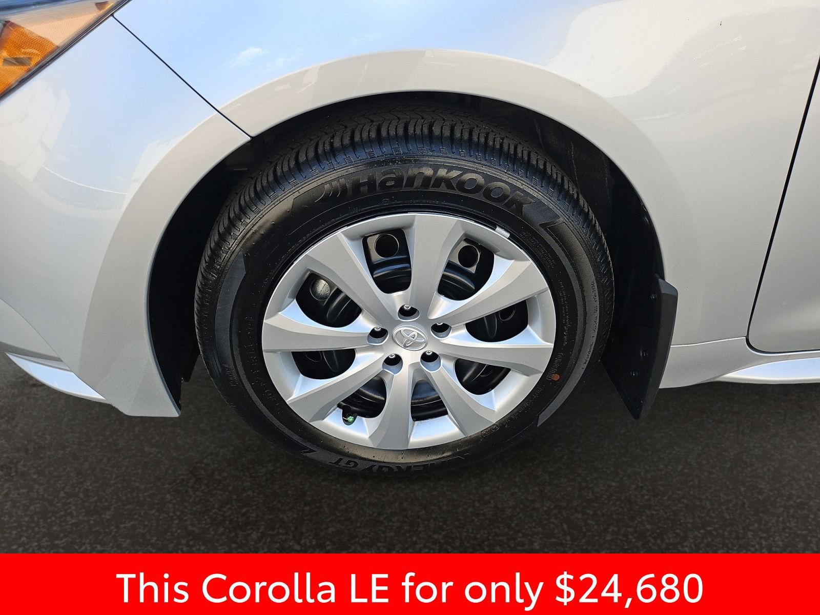 Used 2026 Toyota Corolla LE FWD image 40