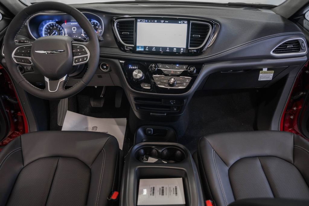 New 2026 Chrysler Pacifica Select image 18