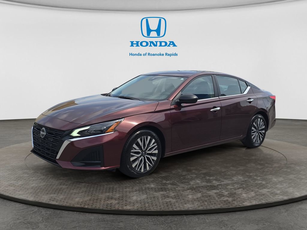 Used 2024 Nissan Altima 2.5 SV FWD image 1