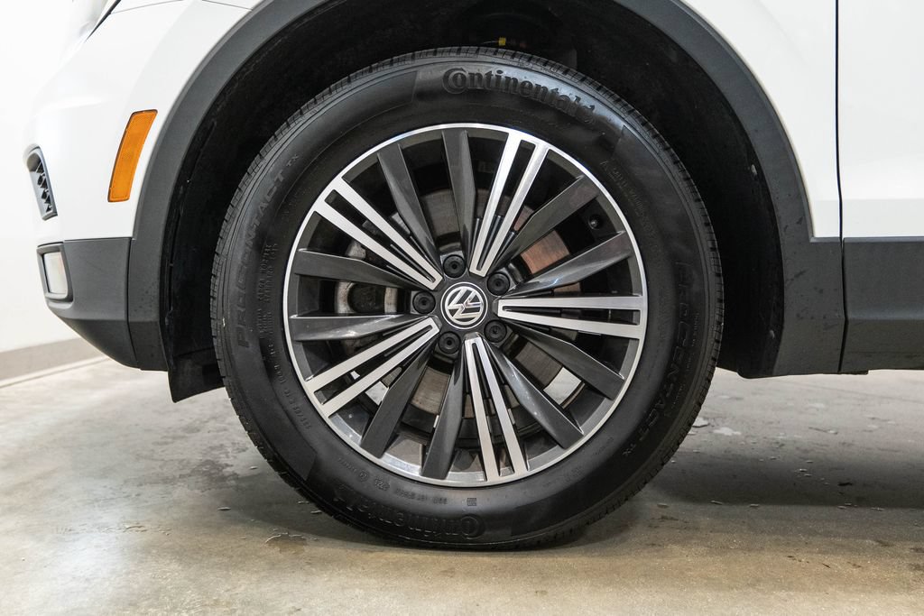 Used 2018 Volkswagen Tiguan SEL w/ 3rd Row Seat Package AWD/4WD image 11
