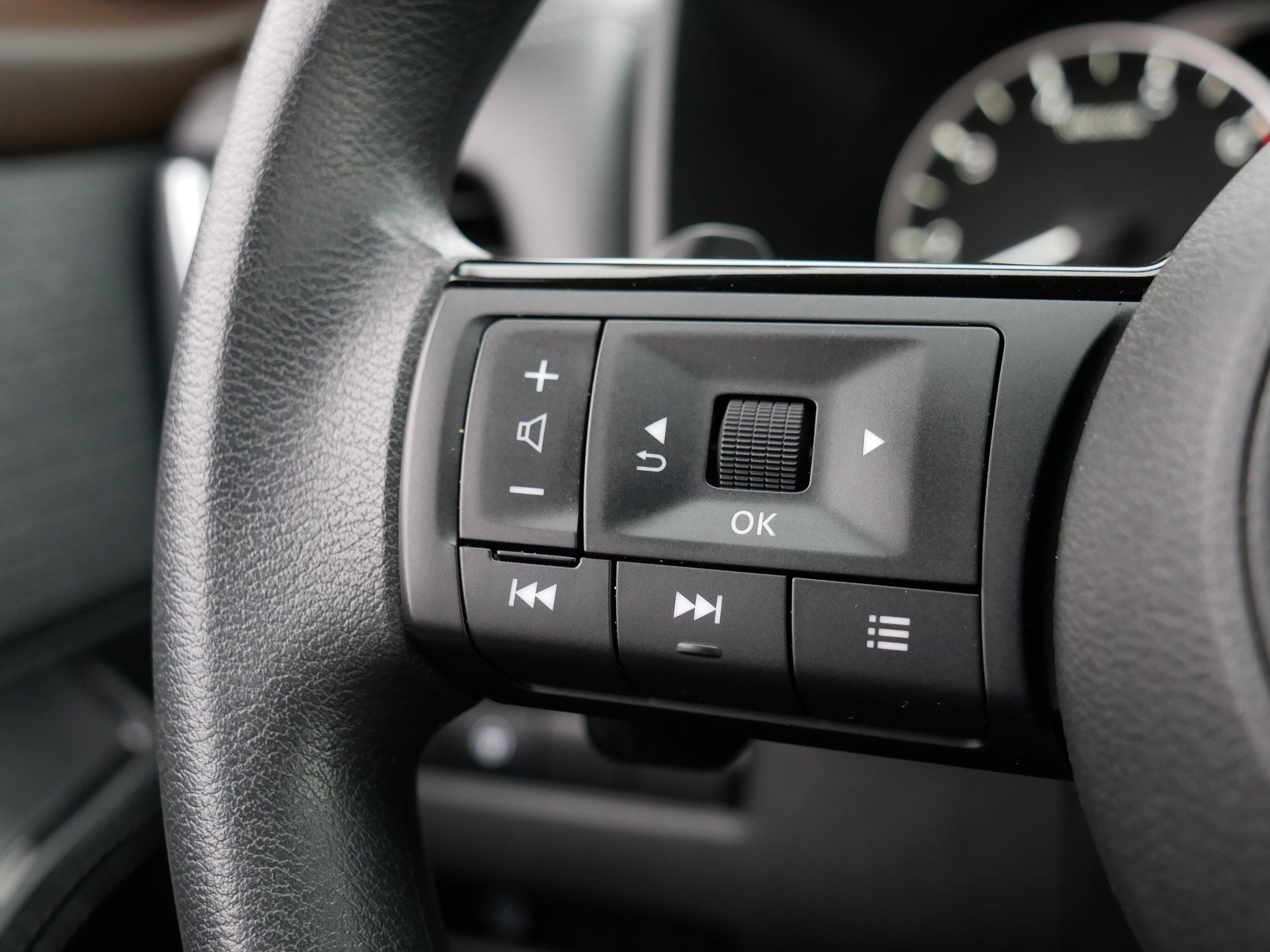 Certified 2023 Nissan Rogue SV AWD/4WD image 28