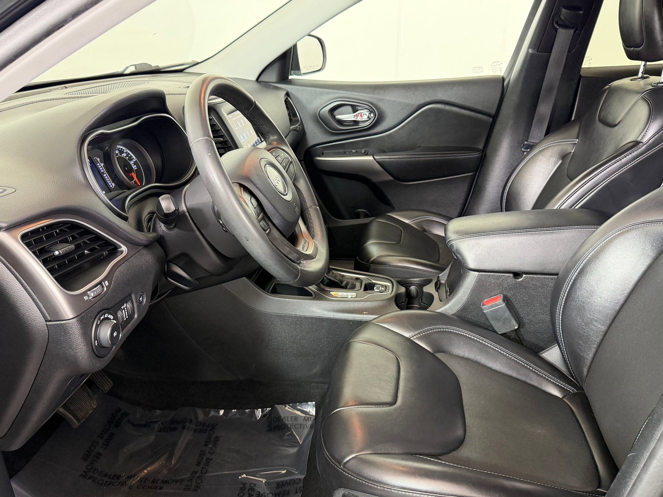 Used 2020 Jeep Cherokee Latitude Plus w/ Comfort/Convenience Group image 5