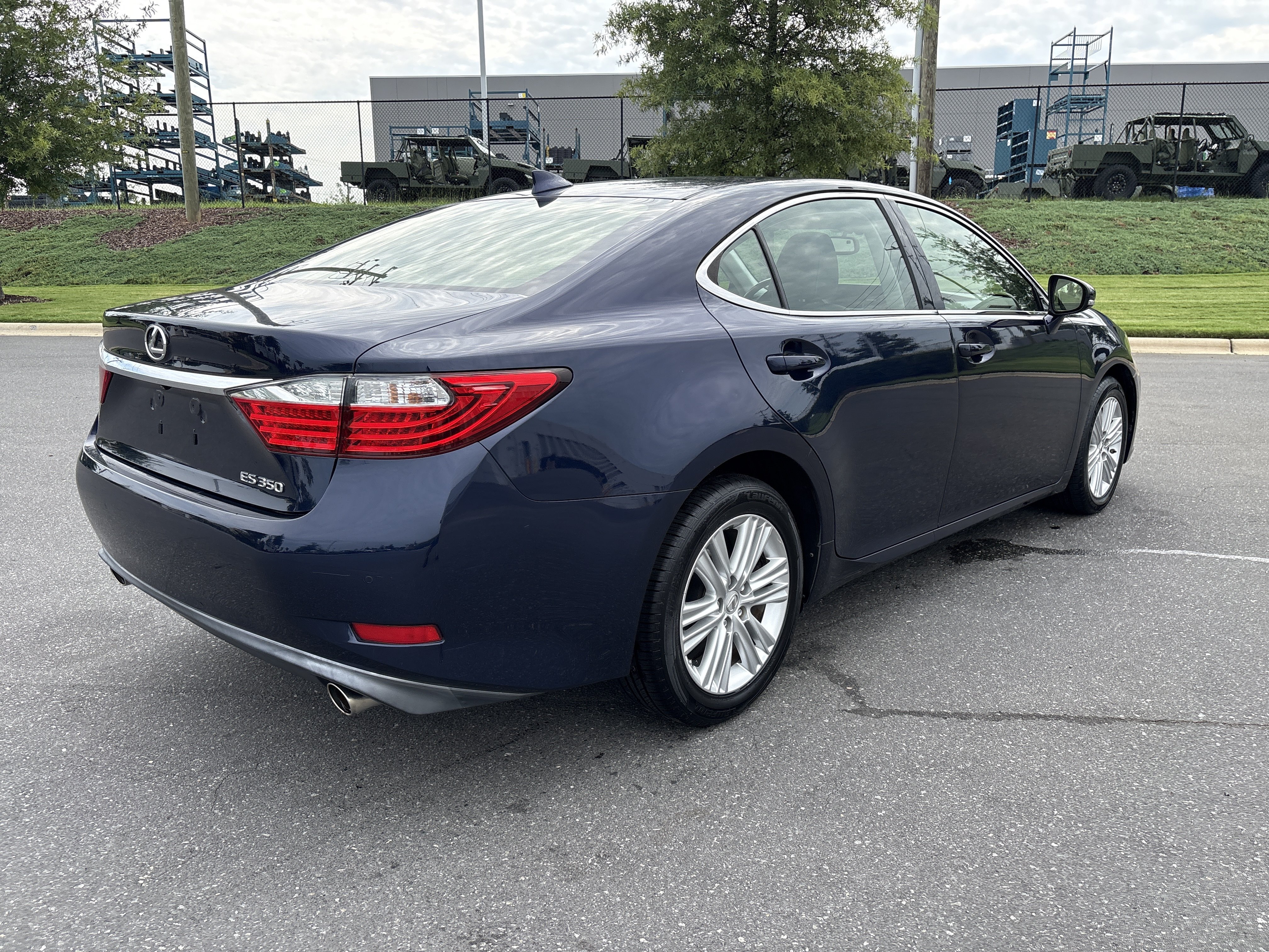 Used 2015 Lexus ES 350 w/ Premium Package FWD image 9