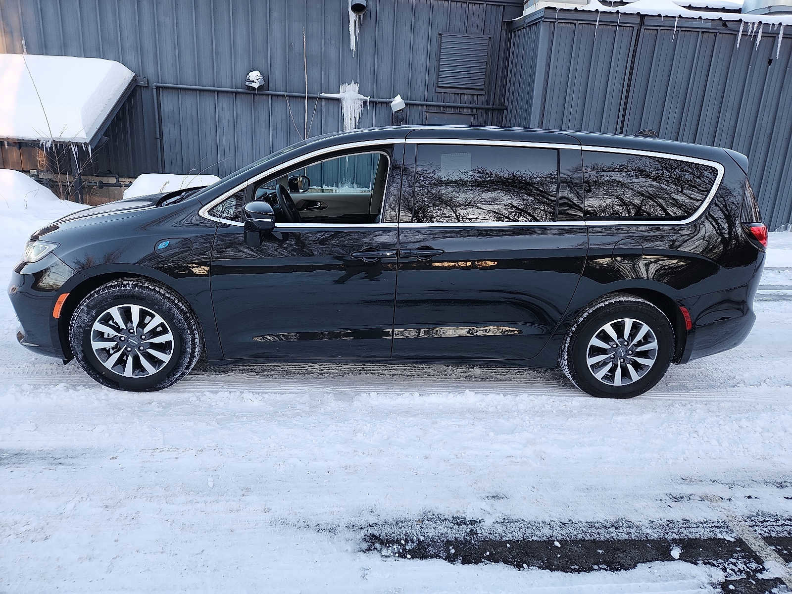 Used 2024 Chrysler Pacifica Select image 7