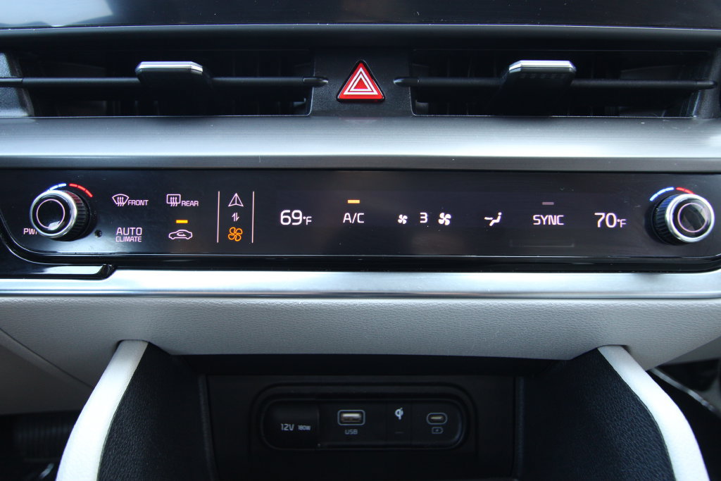 Used 2023 Kia Sportage EX FWD image 28