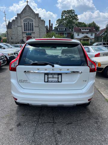 Used 2017 Volvo XC60 T5 FWD image 5
