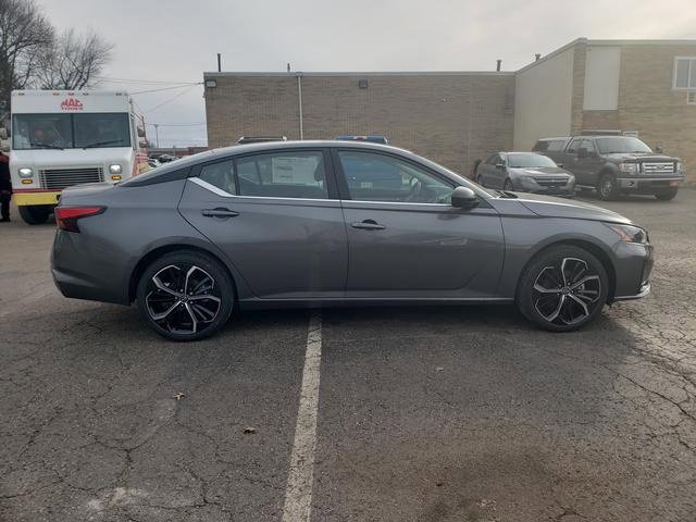 New 2025 Nissan Altima 2.5 SR image 7
