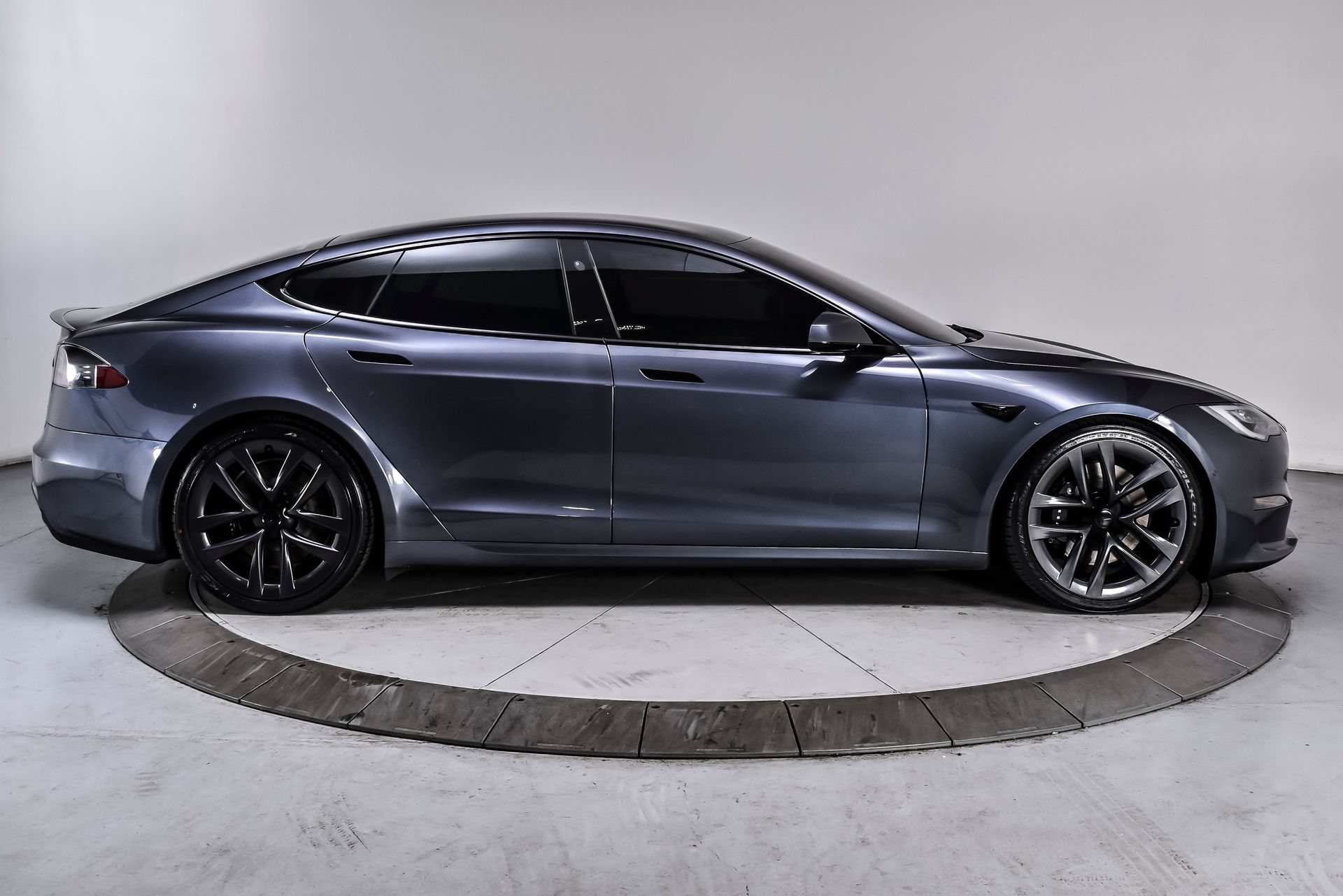 Used 2021 Tesla Model S Plaid AWD/4WD image 7