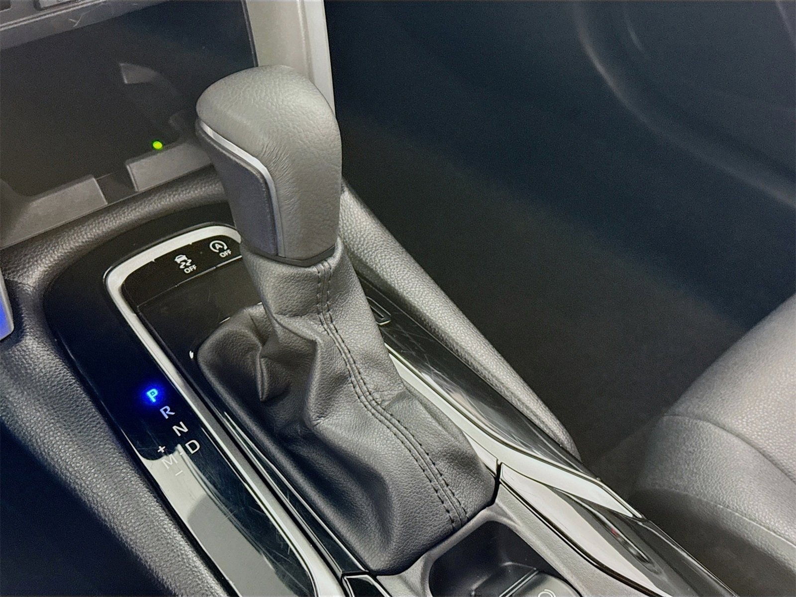 Used 2024 Toyota Corolla Cross XLE image 9