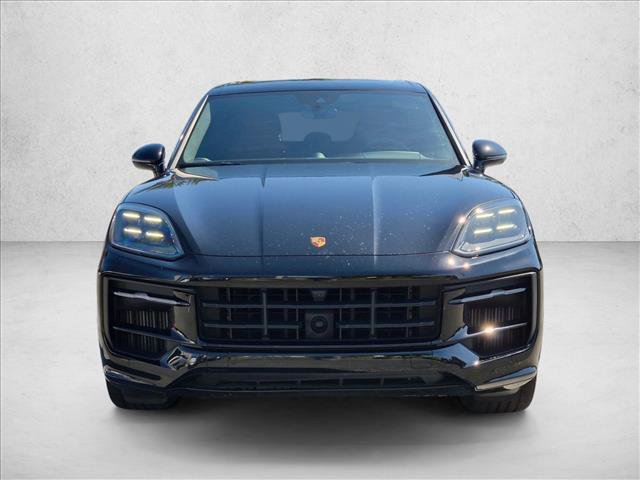 Used 2025 Porsche Cayenne GTS AWD/4WD image 2