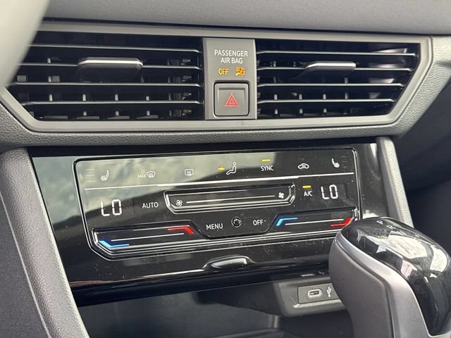 Used 2026 Volkswagen Jetta SE FWD image 20