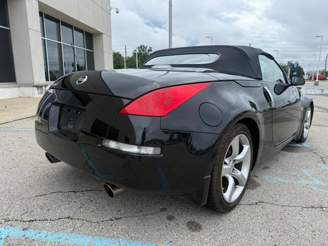 Used 2006 Nissan 350Z Touring RWD image 4