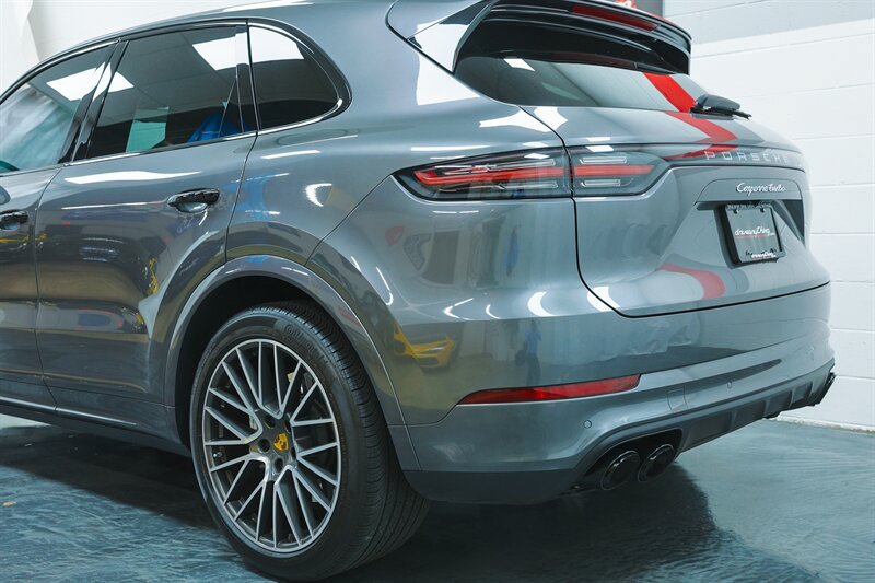Used 2020 Porsche Cayenne Turbo AWD/4WD image 21