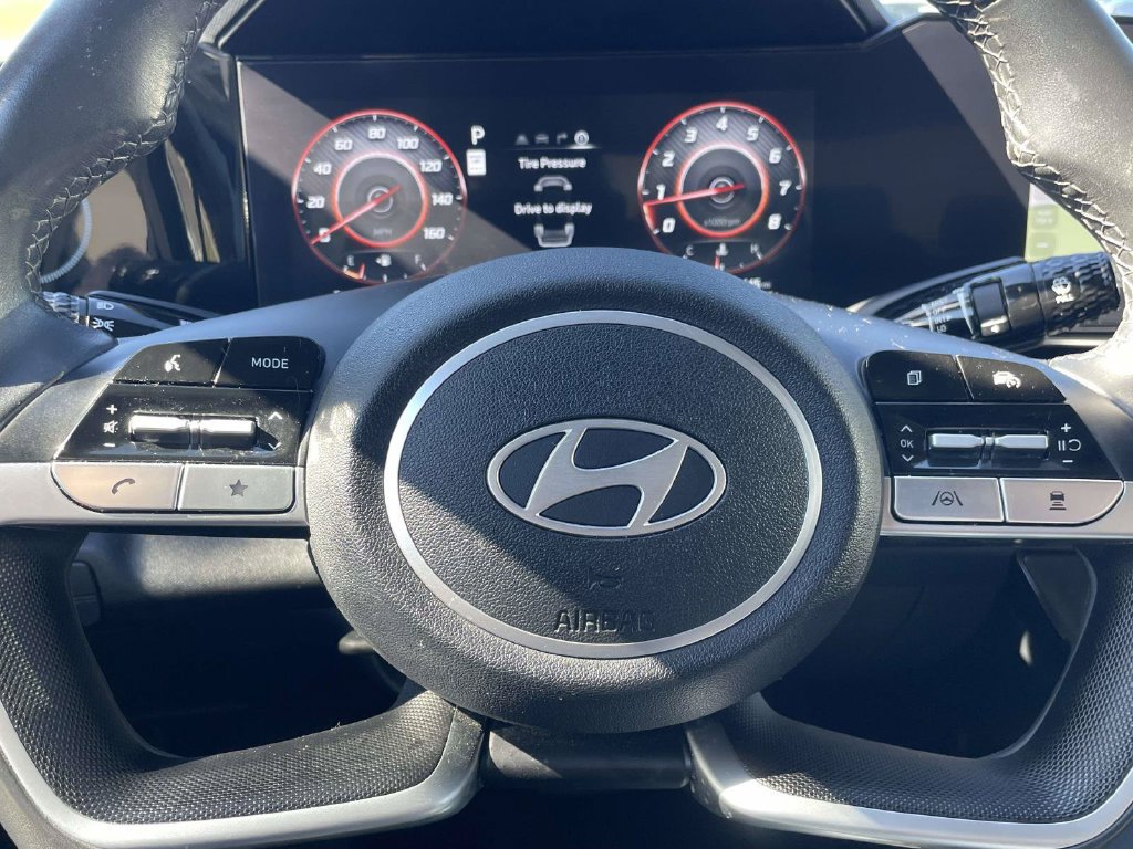 Certified 2025 Hyundai Elantra SEL FWD image 28