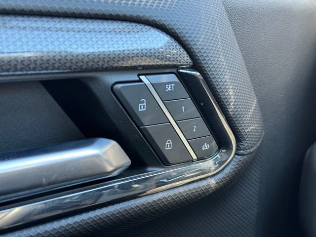 Used 2022 Chevrolet Silverado 1500 ZR2 image 32