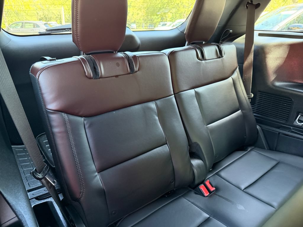 Used 2023 Ford Explorer Platinum w/ Technology Package AWD/4WD image 10