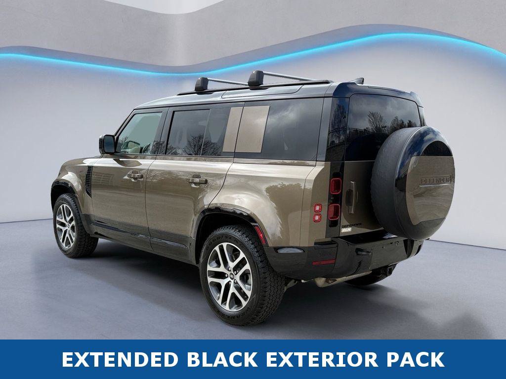Used 2025 Land Rover Defender 110 X-Dynamic SE AWD/4WD image 4