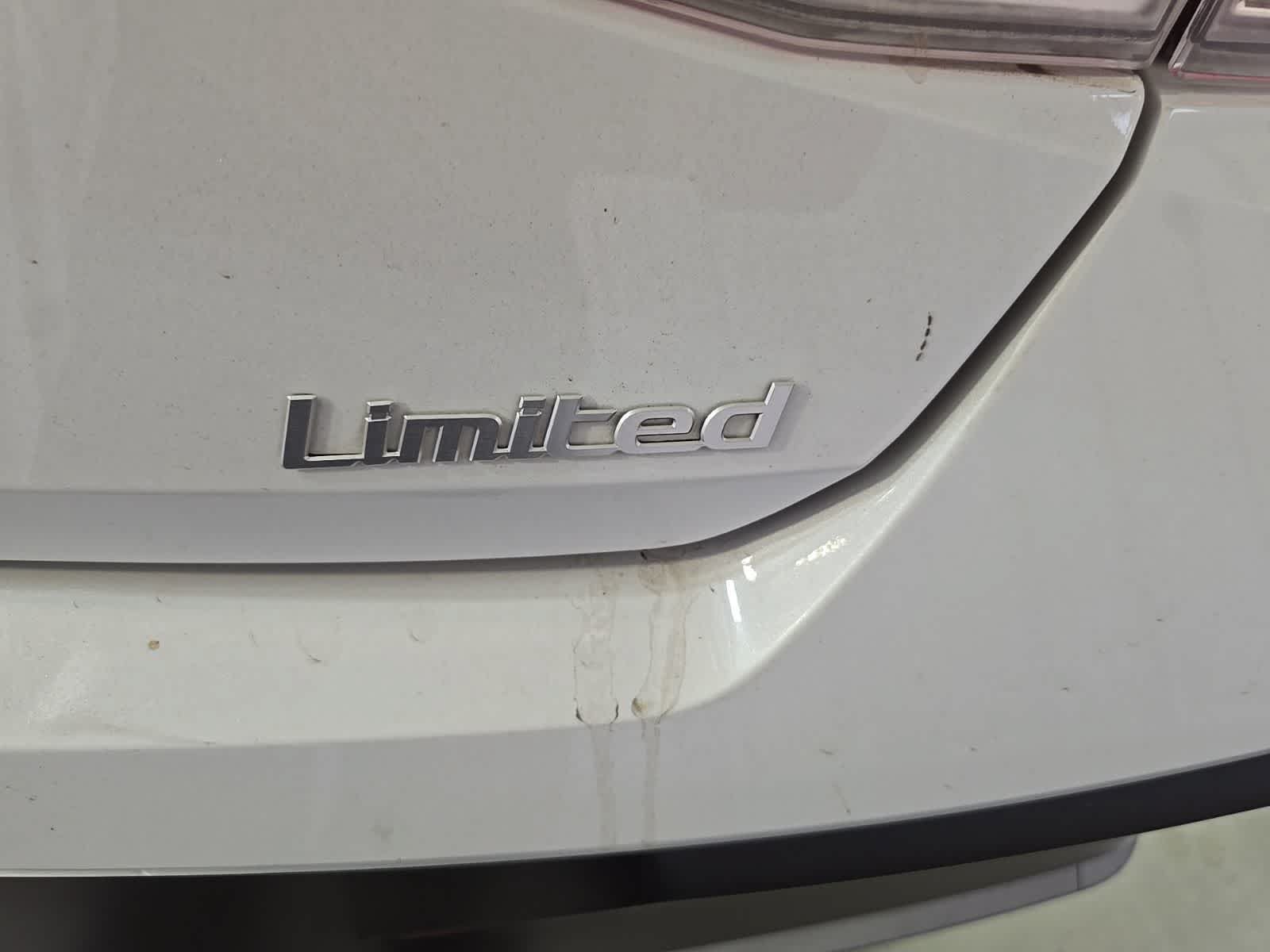 Used 2025 Hyundai Elantra Limited FWD image 14
