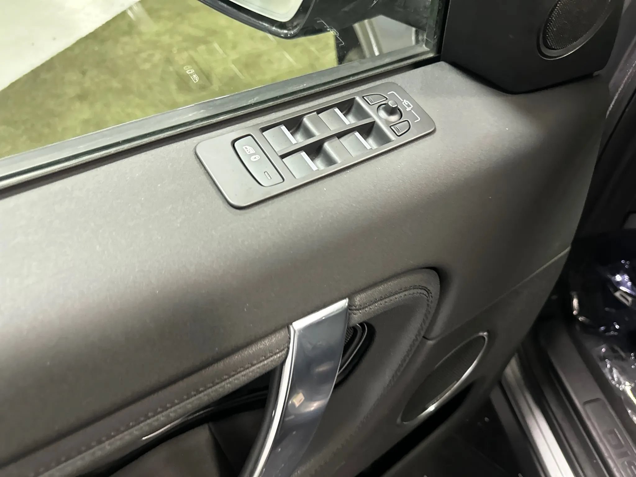 Used 2025 Land Rover Discovery Sport S AWD/4WD image 12