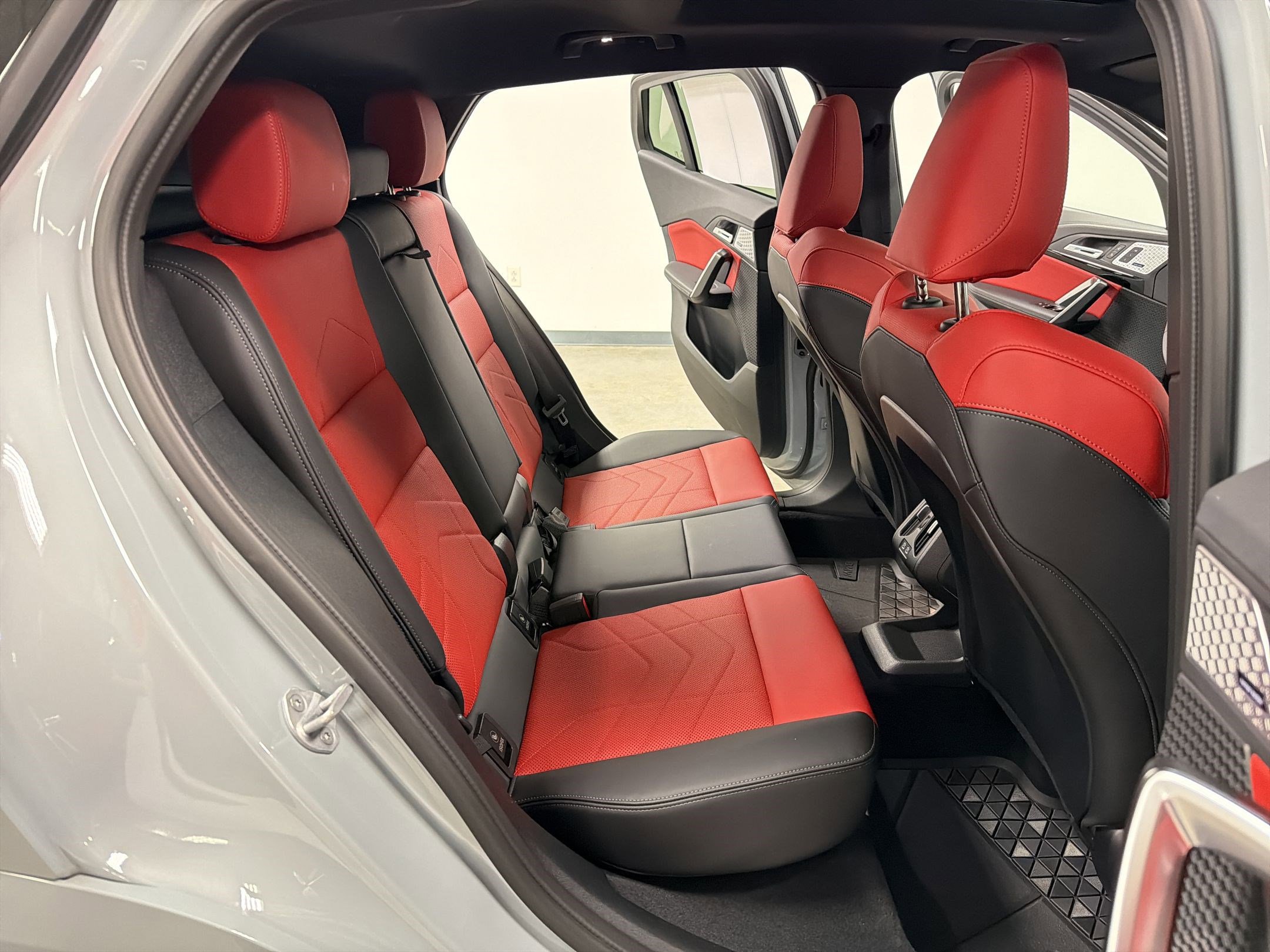 Certified 2025 BMW X2 xDrive28i w/ Technology Package image 30