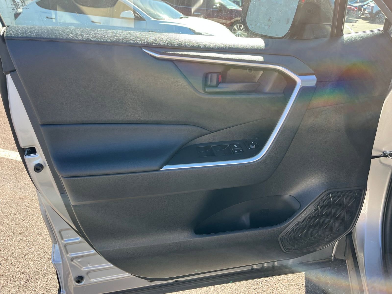 Used 2025 Toyota RAV4 LE image 20