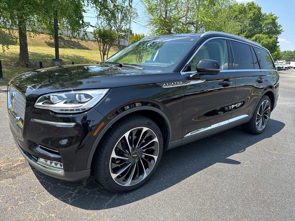 Used 2022 Lincoln Aviator Reserve w/ Equipment Group 201A AWD/4WD image 3