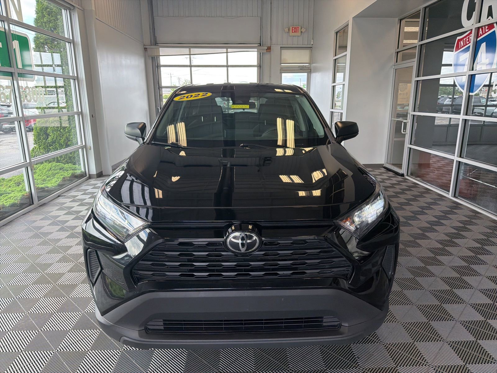 Used 2022 Toyota RAV4 LE AWD/4WD image 2