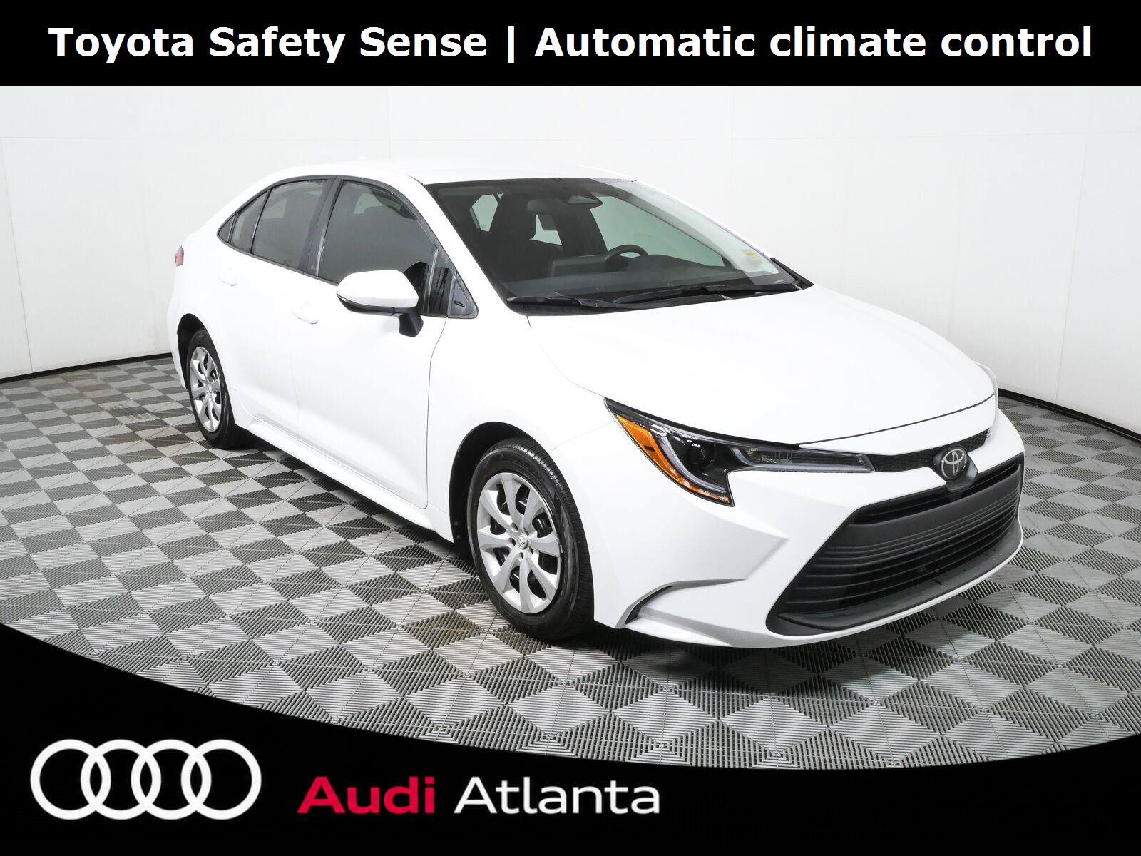 Used 2025 Toyota Corolla LE FWD image 1