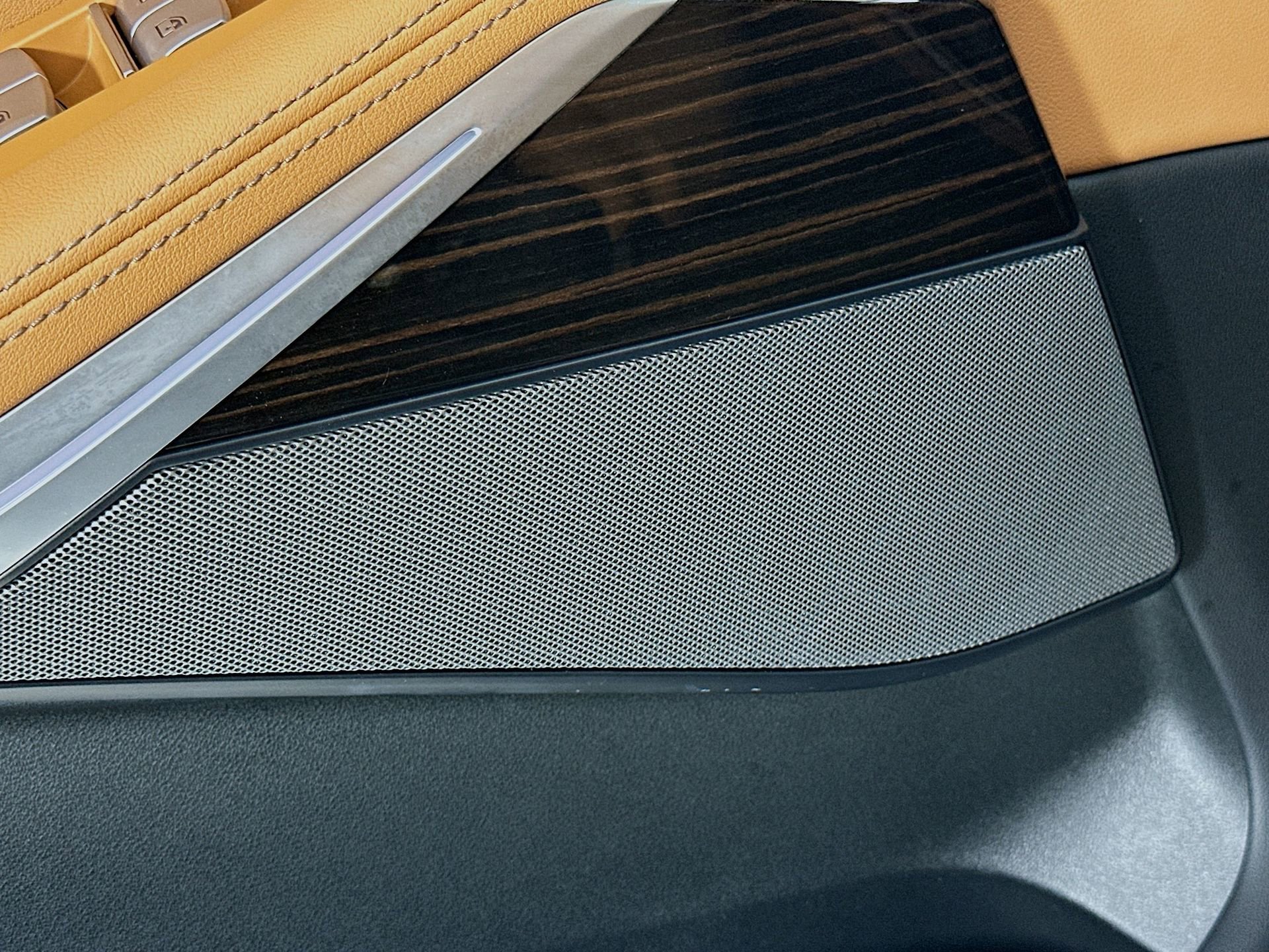 Used 2024 BMW X7 xDrive40i w/ M Sport Package image 19