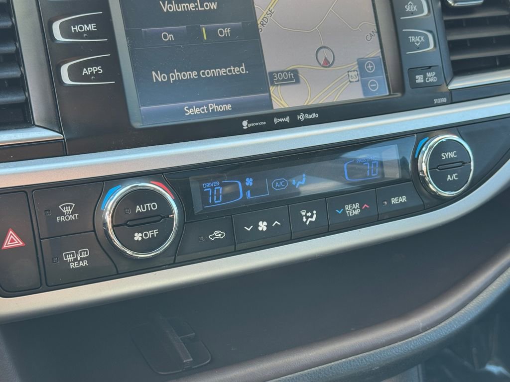 Certified 2019 Toyota Highlander XLE AWD/4WD image 23
