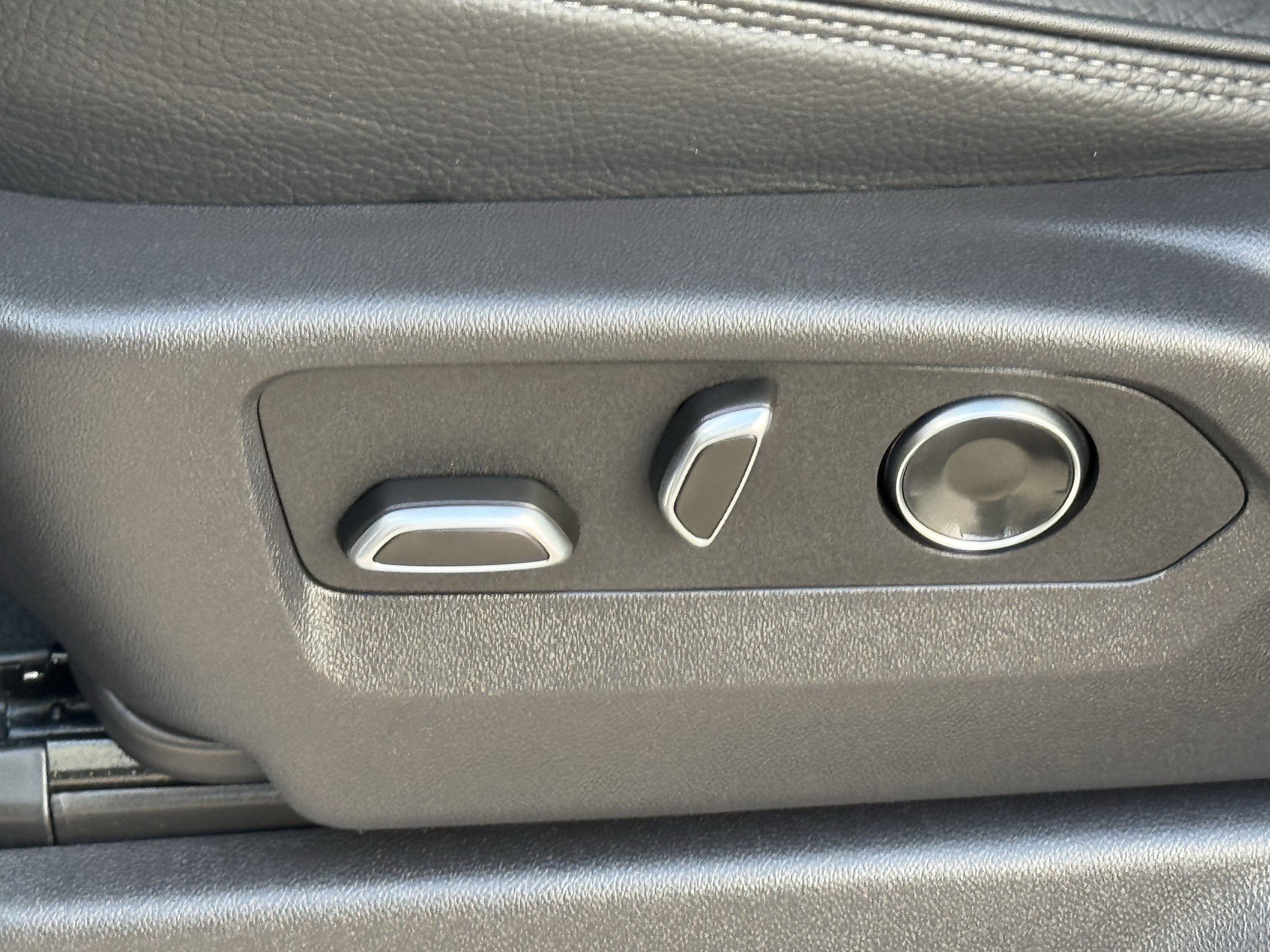 Used 2025 GMC Sierra 3500 Denali image 29