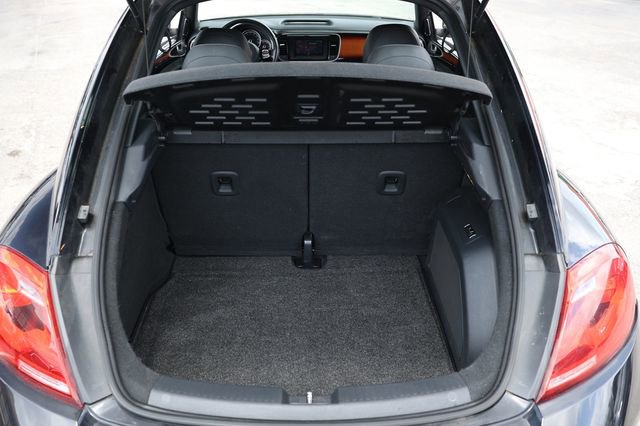 Used 2013 Volkswagen Beetle 2.5 Fender FWD image 28