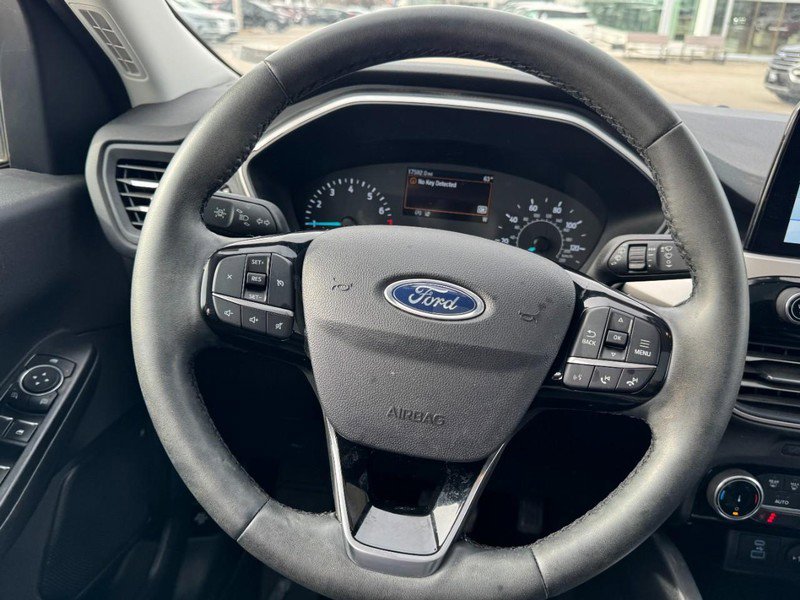 Used 2022 Ford Escape SEL image 10