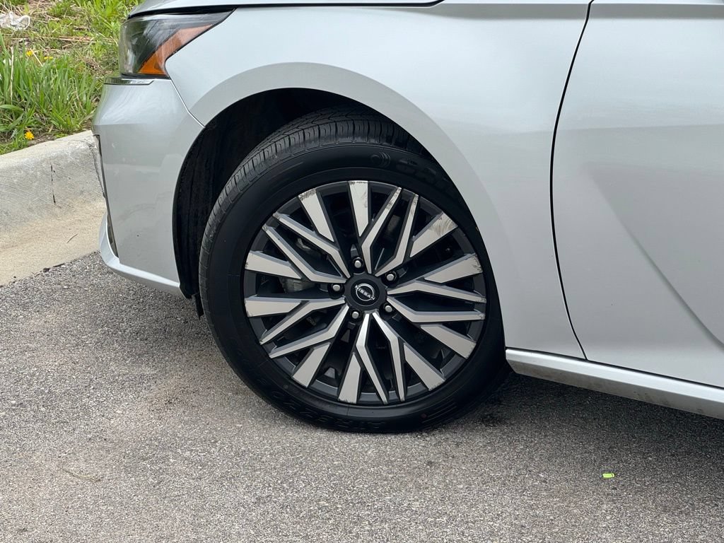Certified 2024 Nissan Altima 2.5 SV AWD/4WD image 11