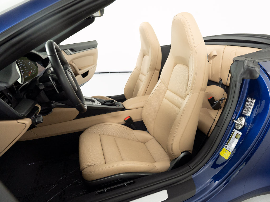 Certified 2024 Porsche 911 Carrera RWD image 17