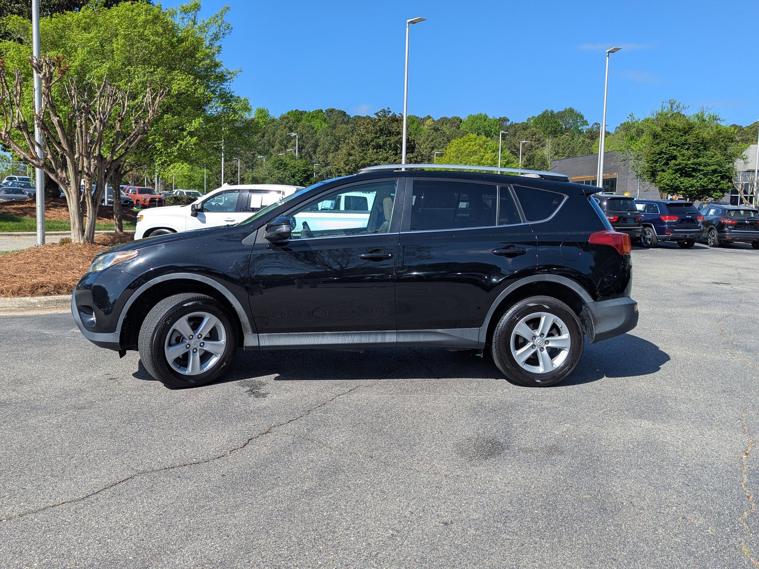 Used 2014 Toyota RAV4 XLE image 8