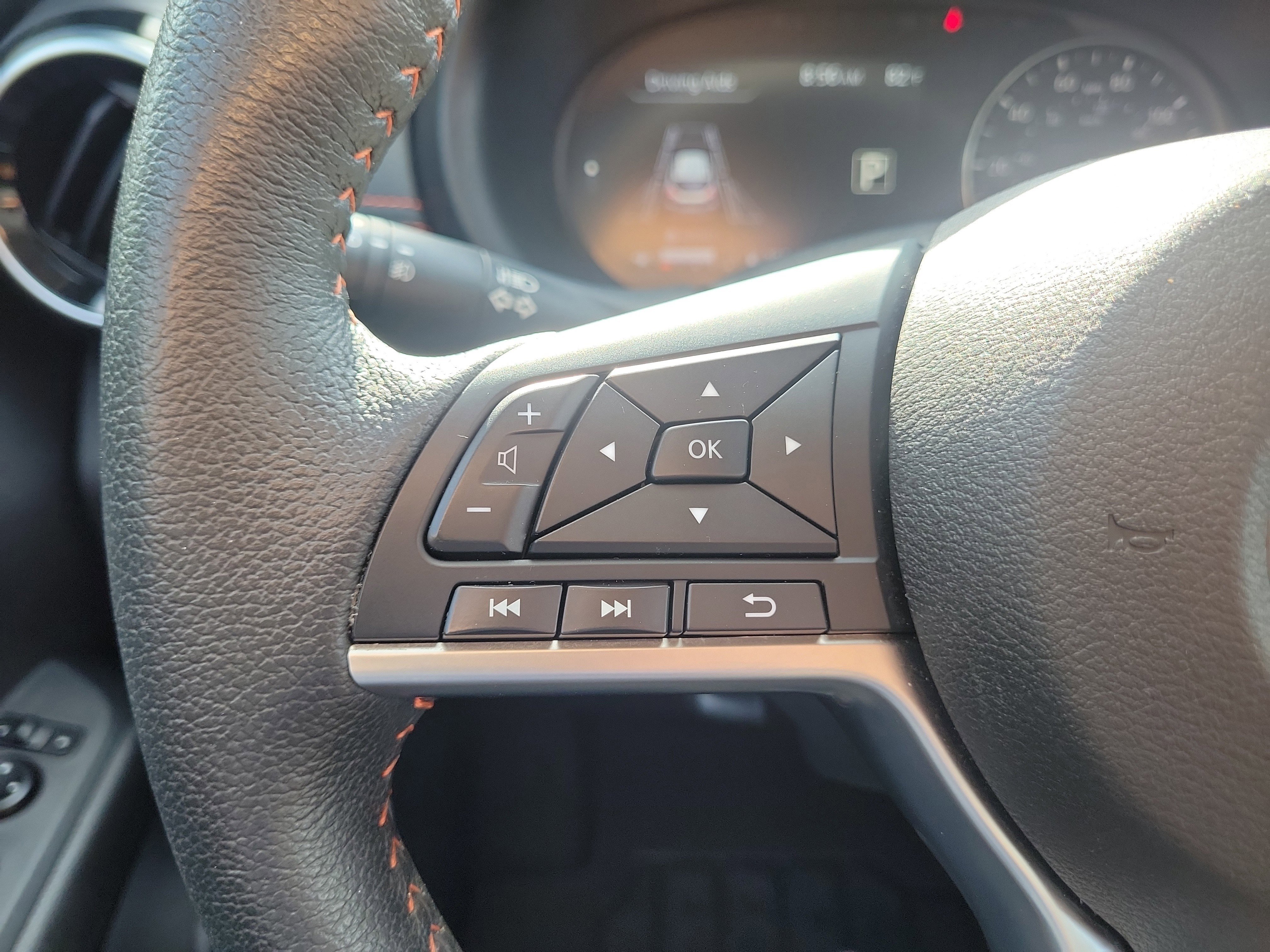 Used 2023 Nissan Kicks SR w/ SR Premium Package FWD image 27