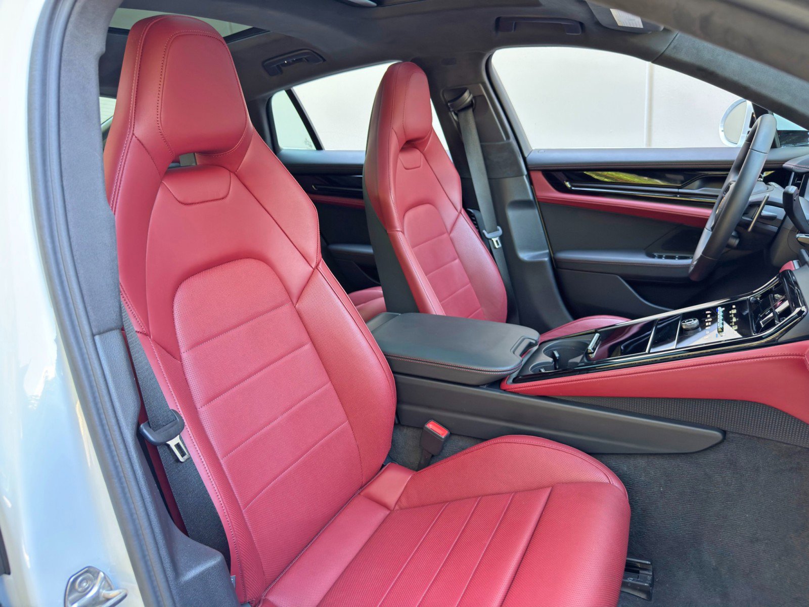 Used 2025 Porsche Panamera 4S w/ Premium Package AWD/4WD image 43