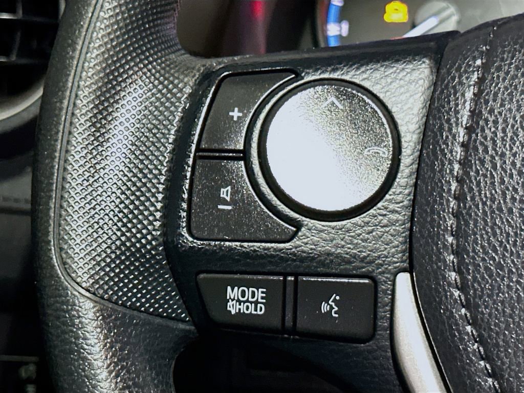 Used 2018 Toyota RAV4 LE w/ All Weather Liner Package AWD/4WD image 31