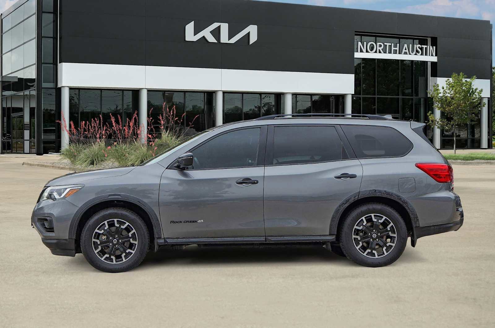 Used 2020 Nissan Pathfinder SV w/ Rock Creek Edition image 4