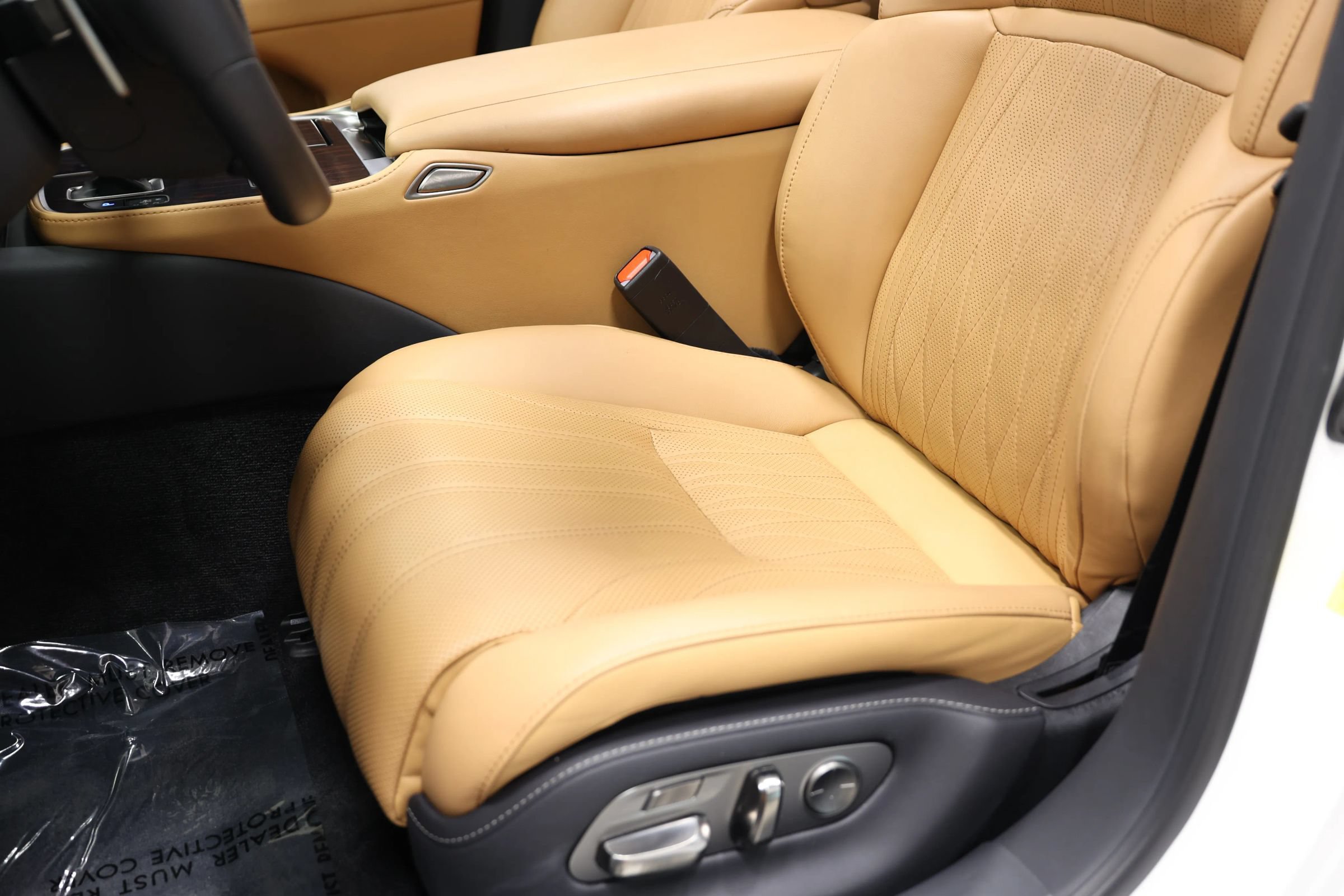 Used 2024 Lexus LS 500 w/ Interior Upgrade Package RWD image 17
