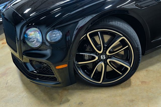 Used 2024 Bentley Flying Spur V8 image 2