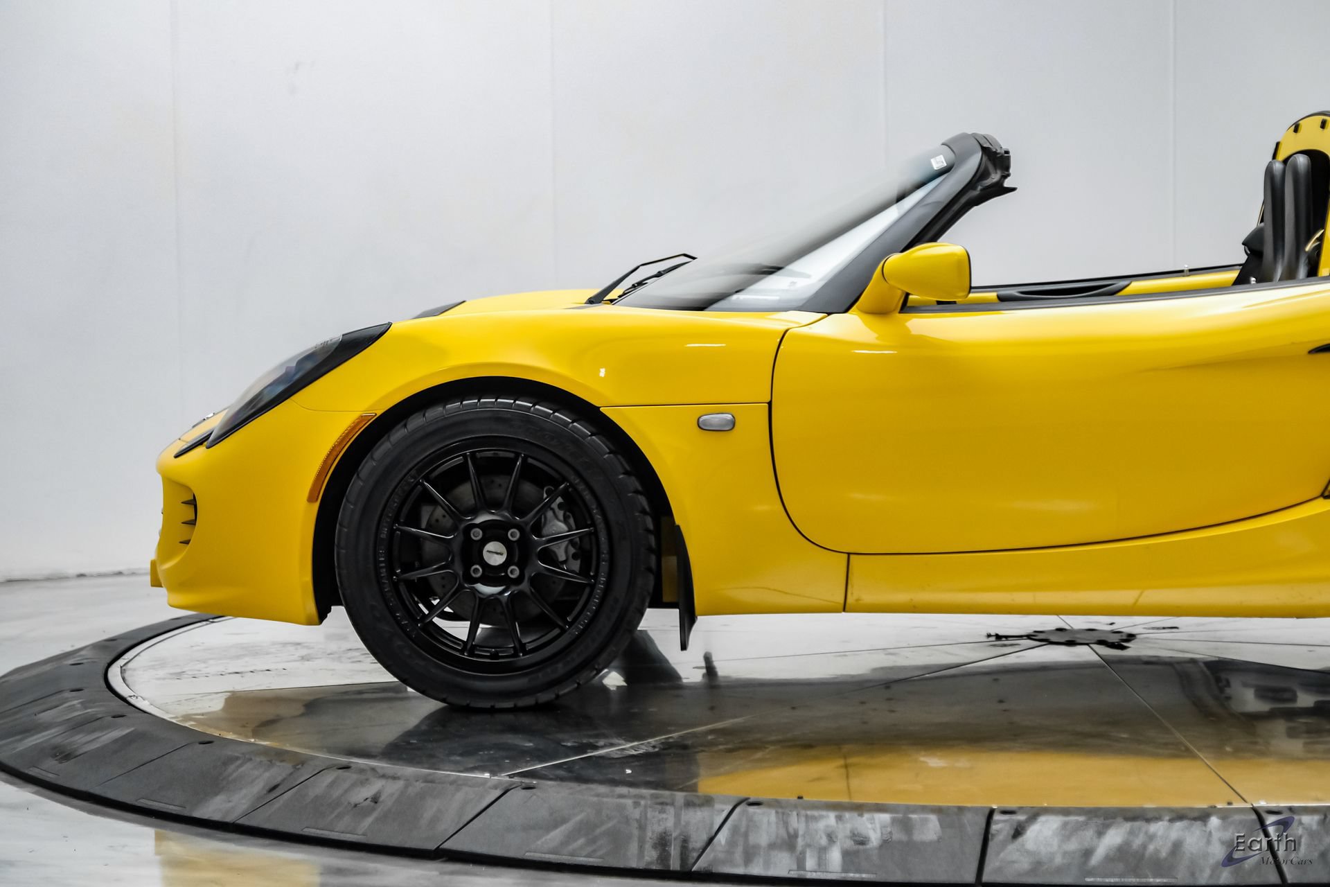 Used 2005 Lotus Elise RWD image 10