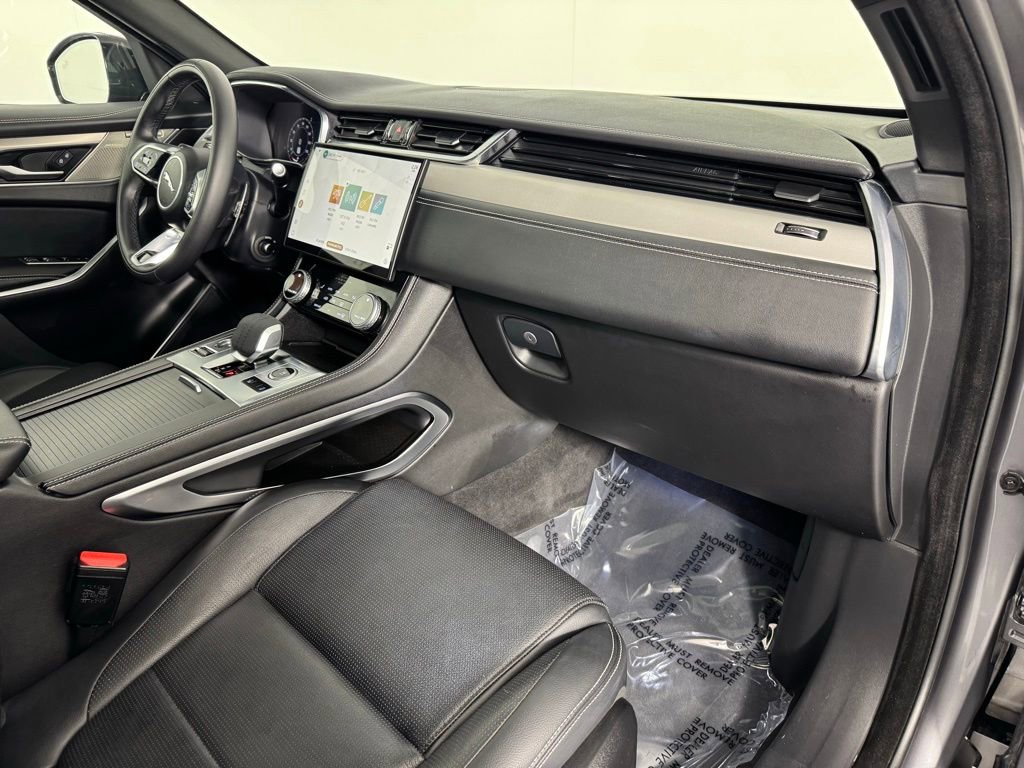 Used 2025 Jaguar F-PACE R-Dynamic S image 33