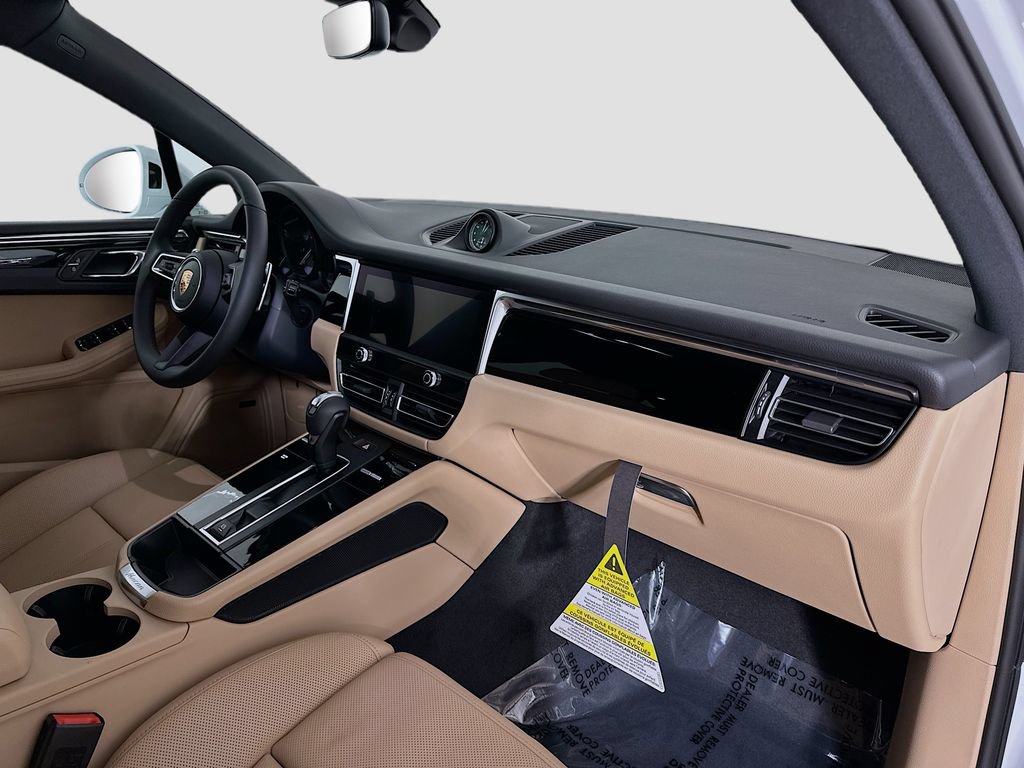 New 2026 Porsche Macan AWD/4WD image 32