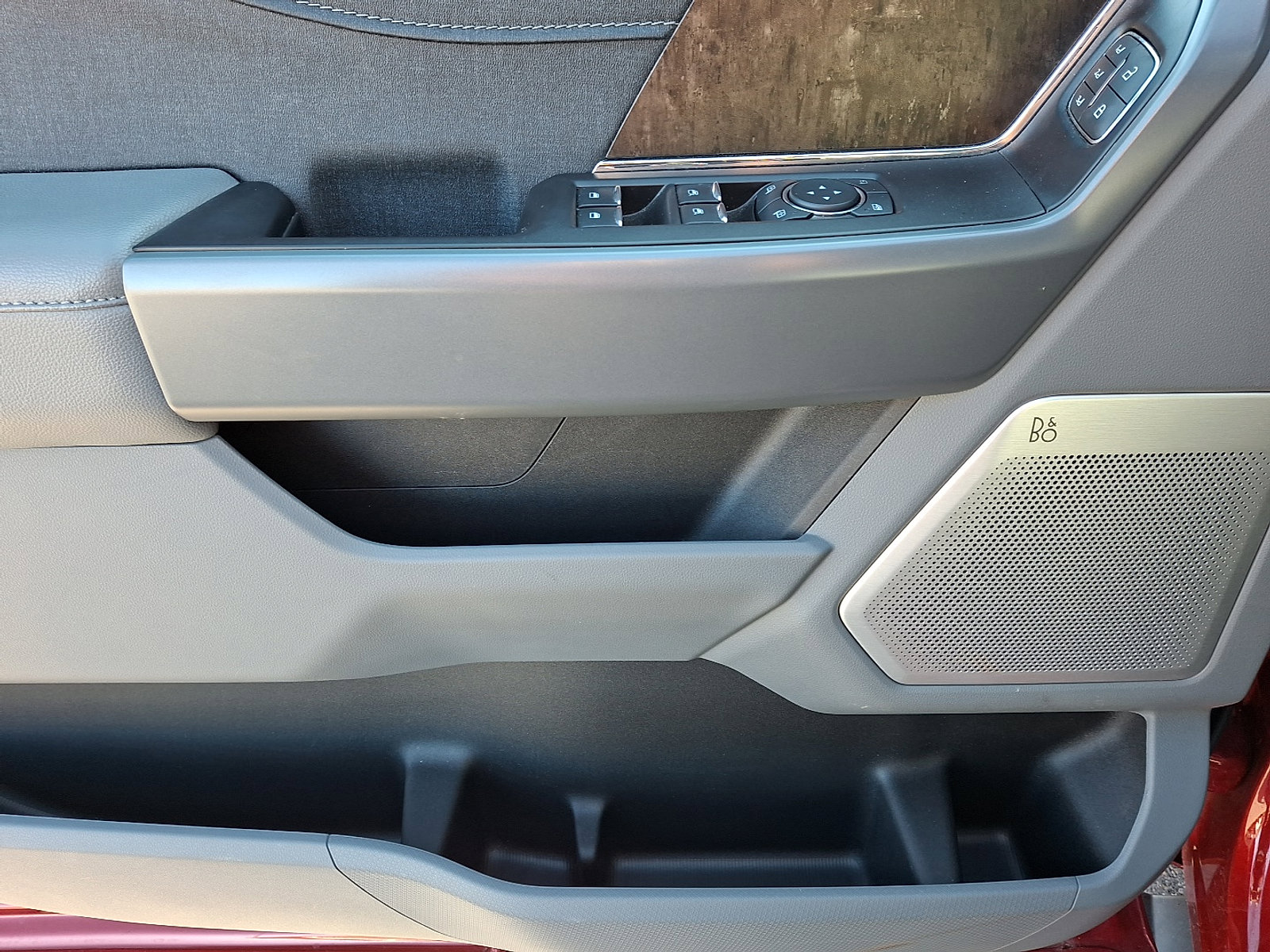 Certified 2022 Ford F150 Lariat w/ Equipment Group 502A High image 12